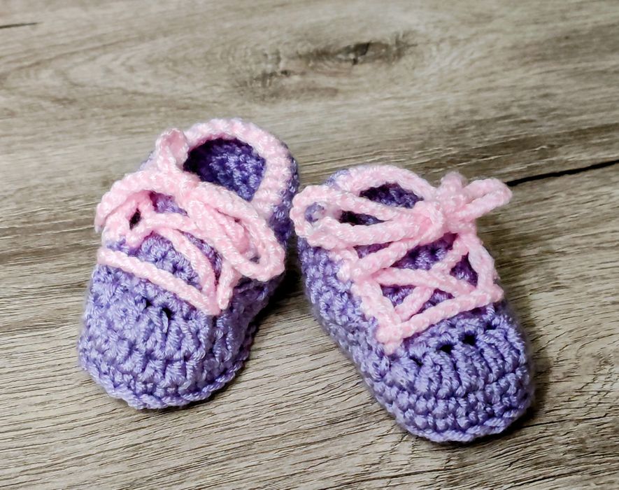 Ръчно плетени бебешки терлички