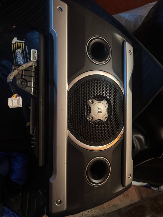Subwoofer за Toyota FJ Cruiser