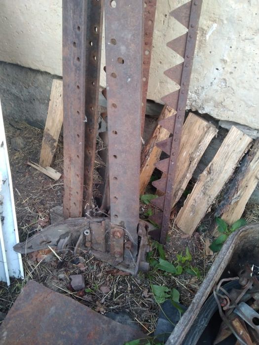 Продам запчасти на косилку