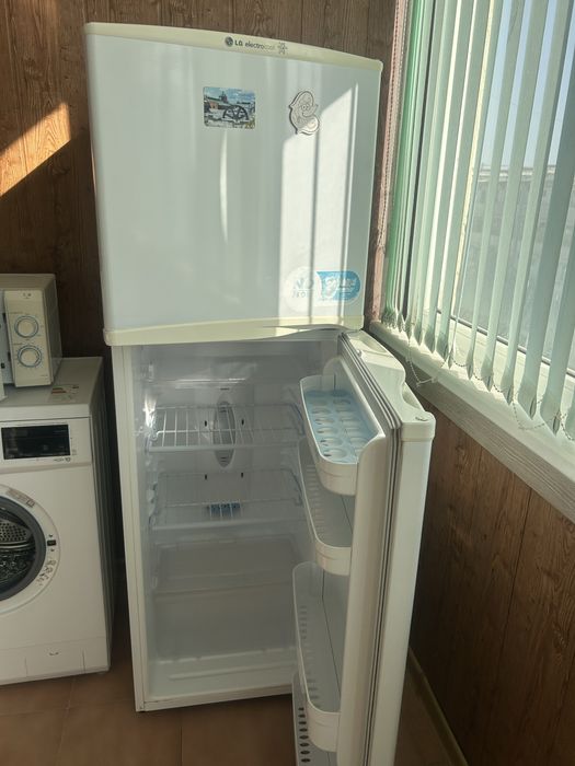 Холодильник LG продам в хорошие руки