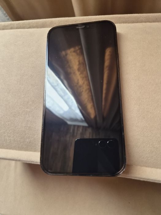 Обменяю айфон 12 про на 256 г