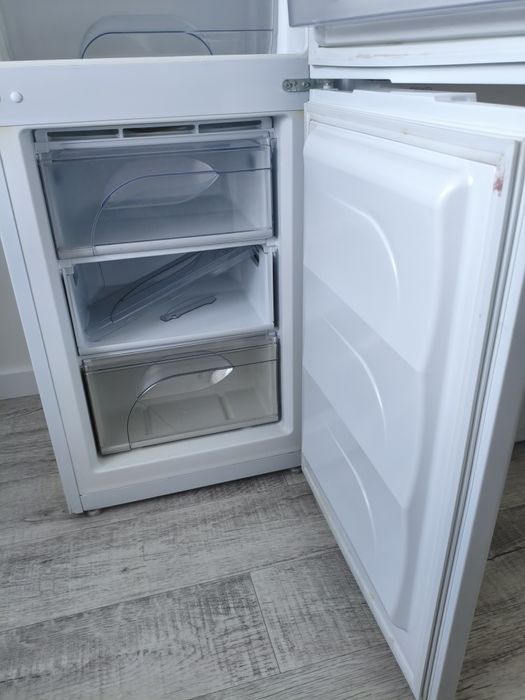 Продаю холодильник