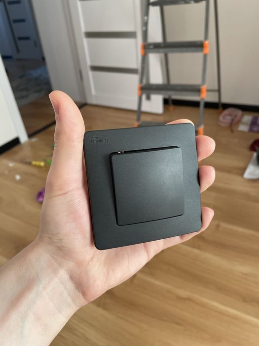 Выключатель новый черный матовый