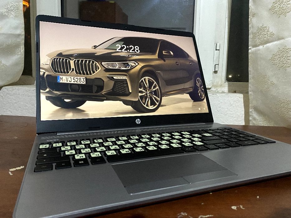 Noutbuk RYZEN 7 SSD 512