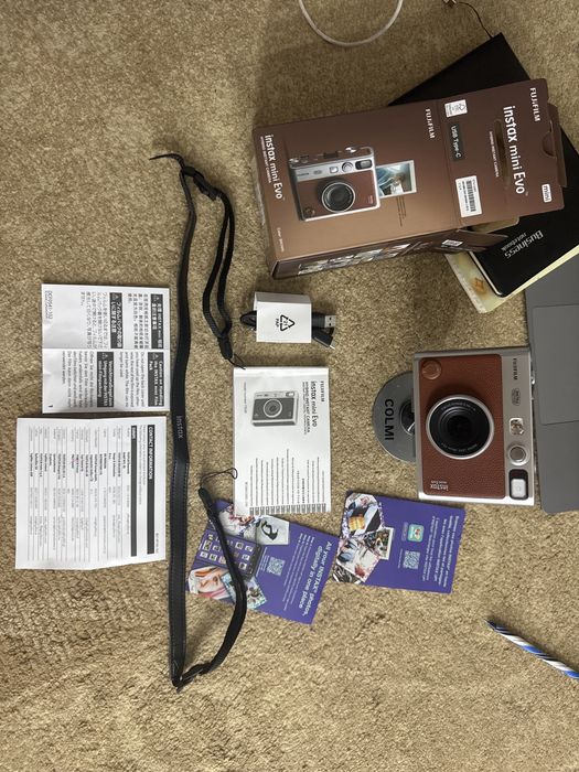 INSTAX MINI EVO фотокамера с фотопленкой , катридж пленка