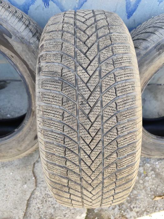 Гуми Bridgestone 255 60 17 дот 24.2023 Бриджстоун всесезонни зимни лет