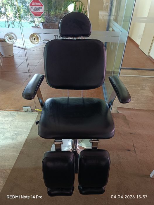 Стол за педикюр като нов