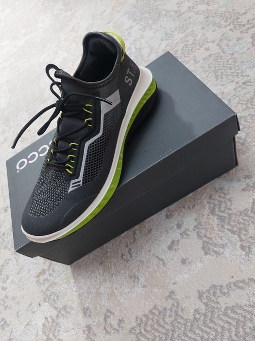 Продам красовки ECCO