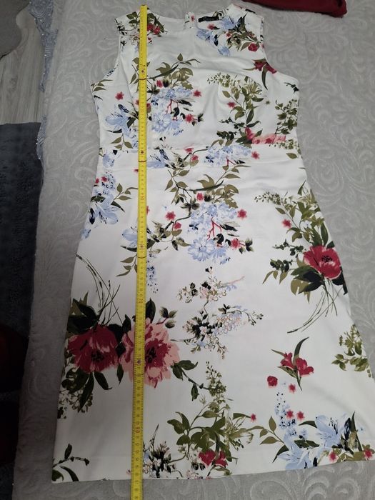 Официална рокля 44