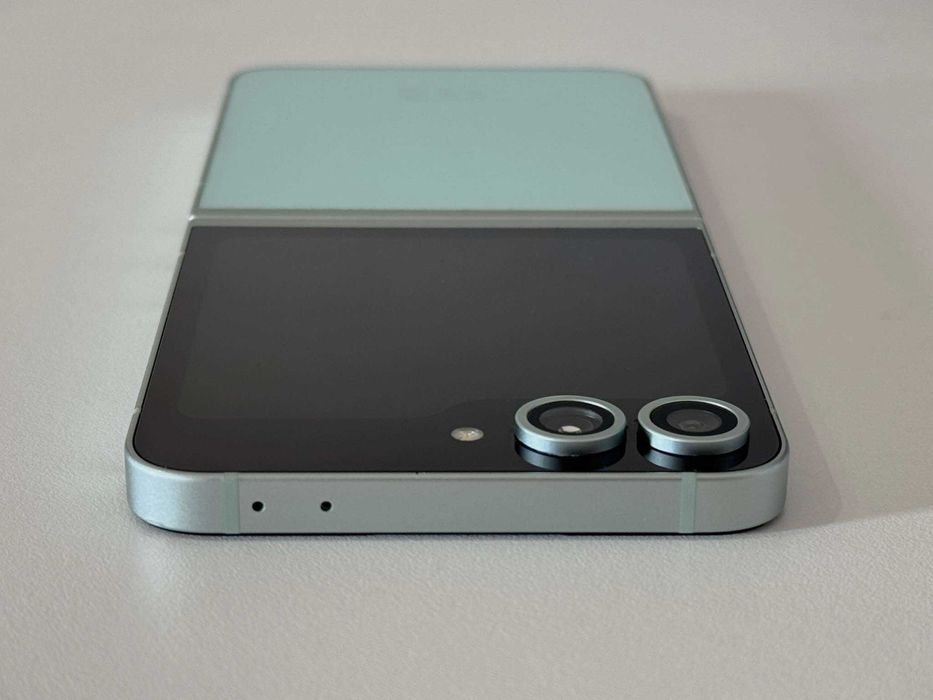 Бартер! Като НОВ! Galaxy Z Flip 6 512/12GB Mint (Зелен)