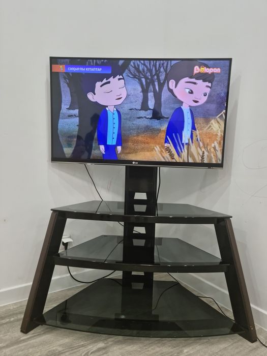 Кранштейн.Железная поставка для телевизора.