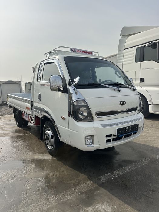 Sotiladi kia bongo 1.2 ton
