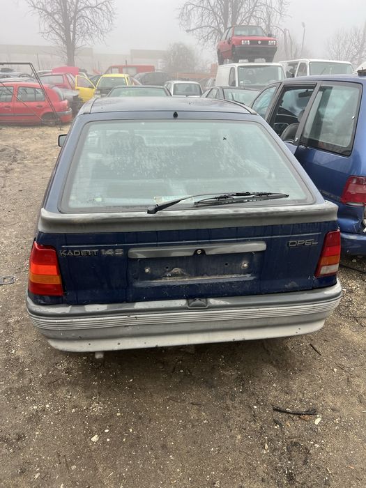 Opel Kadett 1.4 НА ЧАСТИ