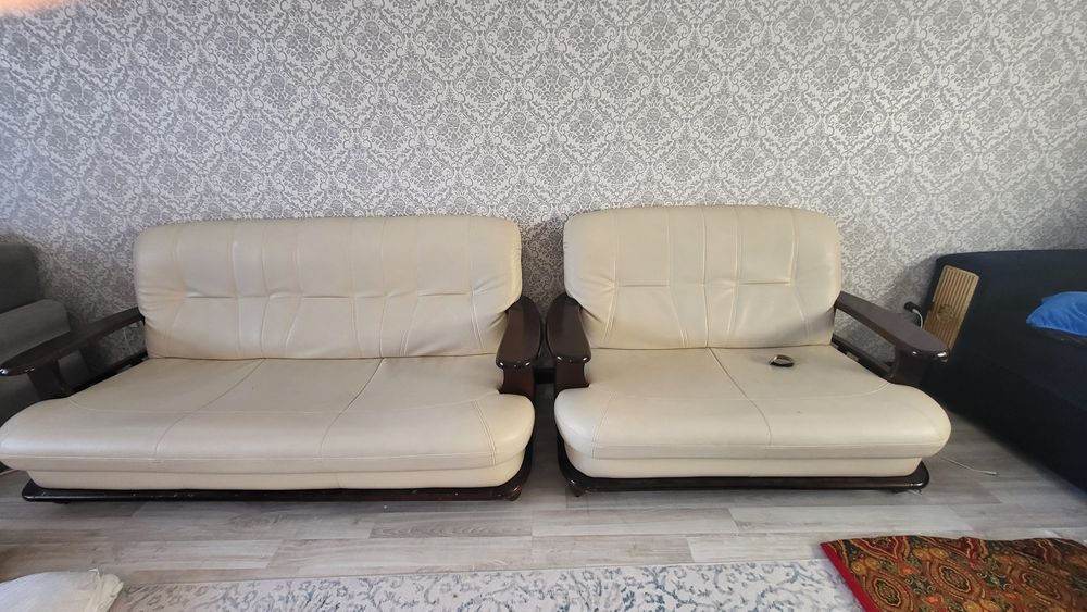 Кресло диван кожанные