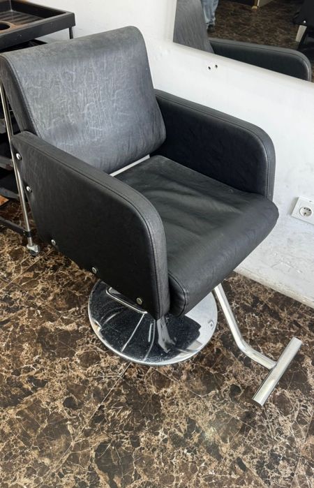 Парикмахерская кресло