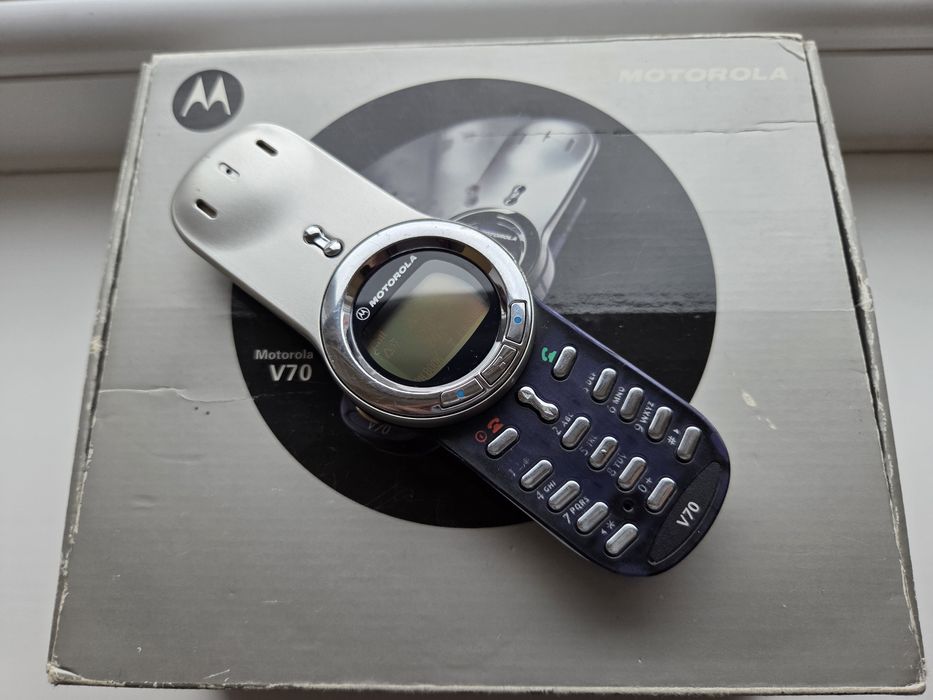 Motorola V70 - telefon de colectie