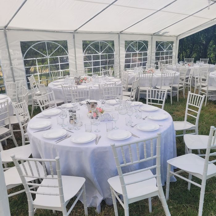 Inchiriez corturi evenimente!
Inchiriez vesela completa evenimente! 
I