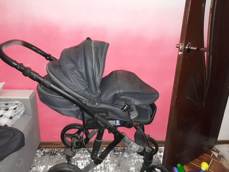 Коляска бустер дождевик на комарникрник и многое в комплекте  Новый  П