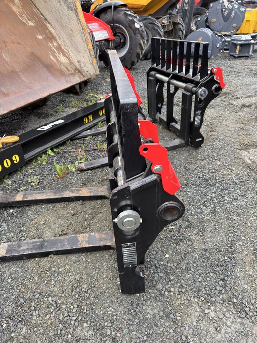 Atasamant furci manitou MRT MT MLT  capacitate 4000 kg