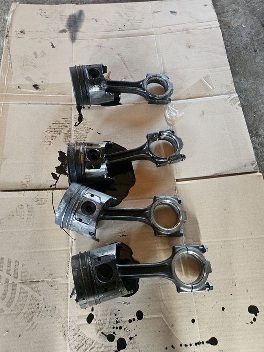 Piston motor cu biela  Yanmar 4TNE98