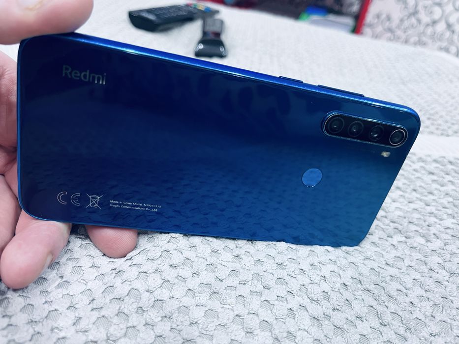 Продам телефон Redmi Note 8 4гб/64гб