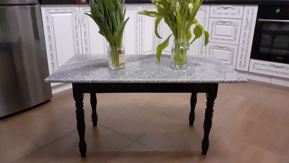 Продам журнальный столик