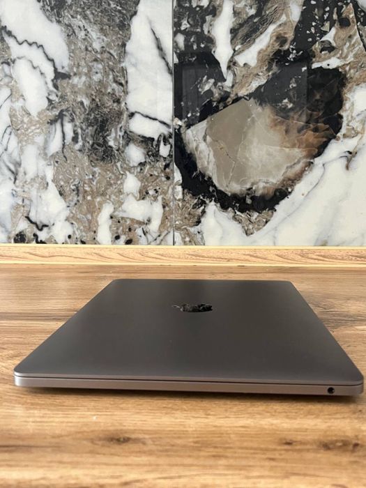 MacBook pro m1 2020 (мошенники не пишите)