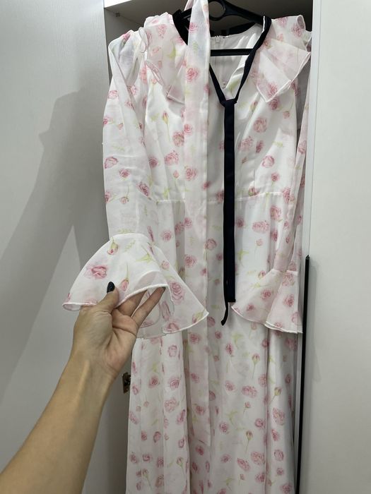 Платье нежное нарядное