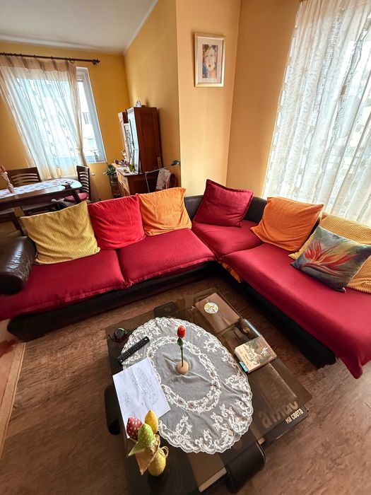 Подарявам холен диван