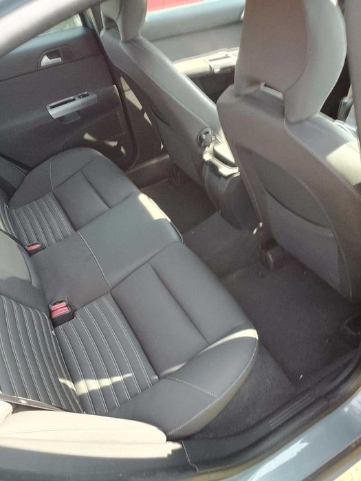 Volvo s40 2.4i.  Ca nou