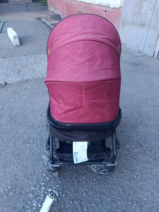 Отдам бесплатно детскую коляску