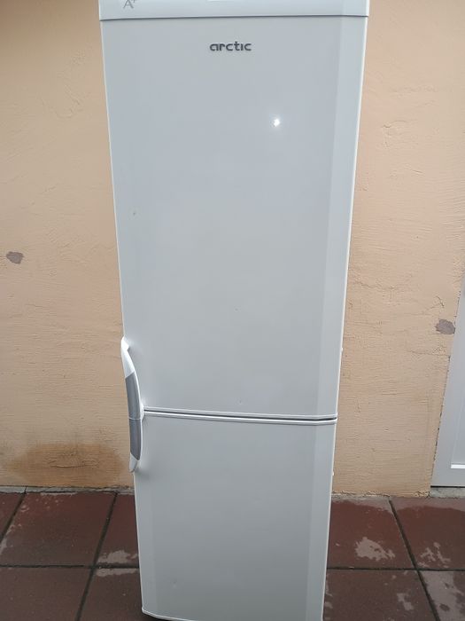 Frigider cu congelator tip combină frigorifică îndesit artic Privileg