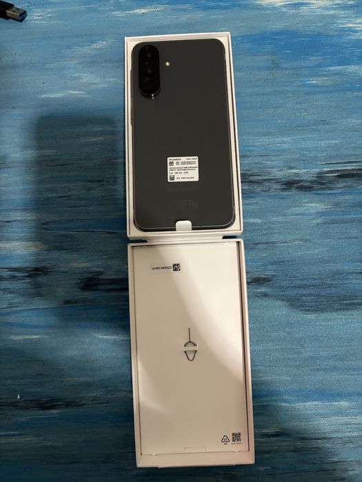 Samsung a56 256/8