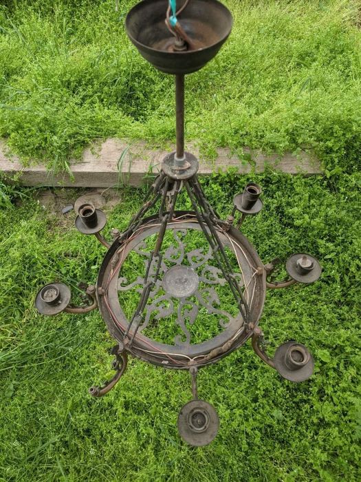 Lustra, partial din cupru