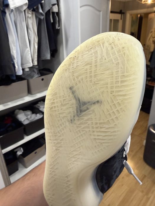 Jordan XXXIX aproape noi