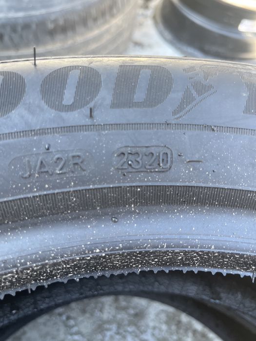 Летни гуми 215/50/19