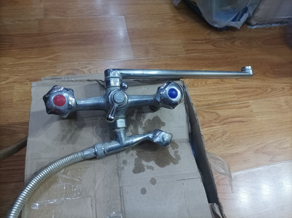 Кран в душ под починку