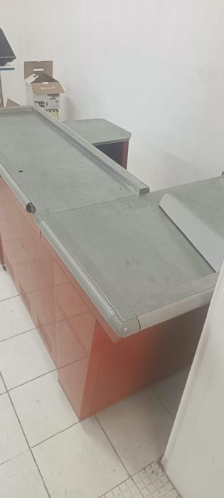стеллаж для магазине