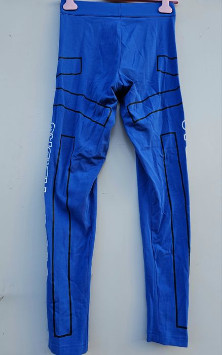 Adidas оригинален дамски клин нов М размер