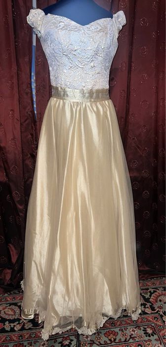 Вечерние платья