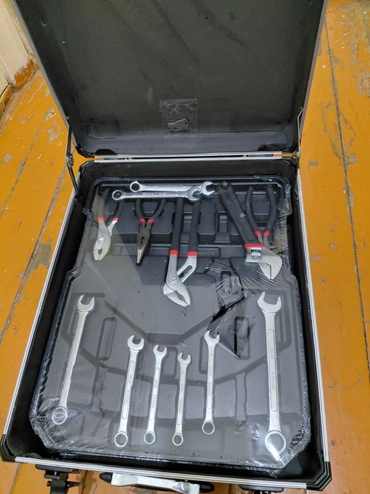 Набор слесарных инструментов