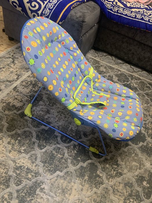 Продам шезлонг детский