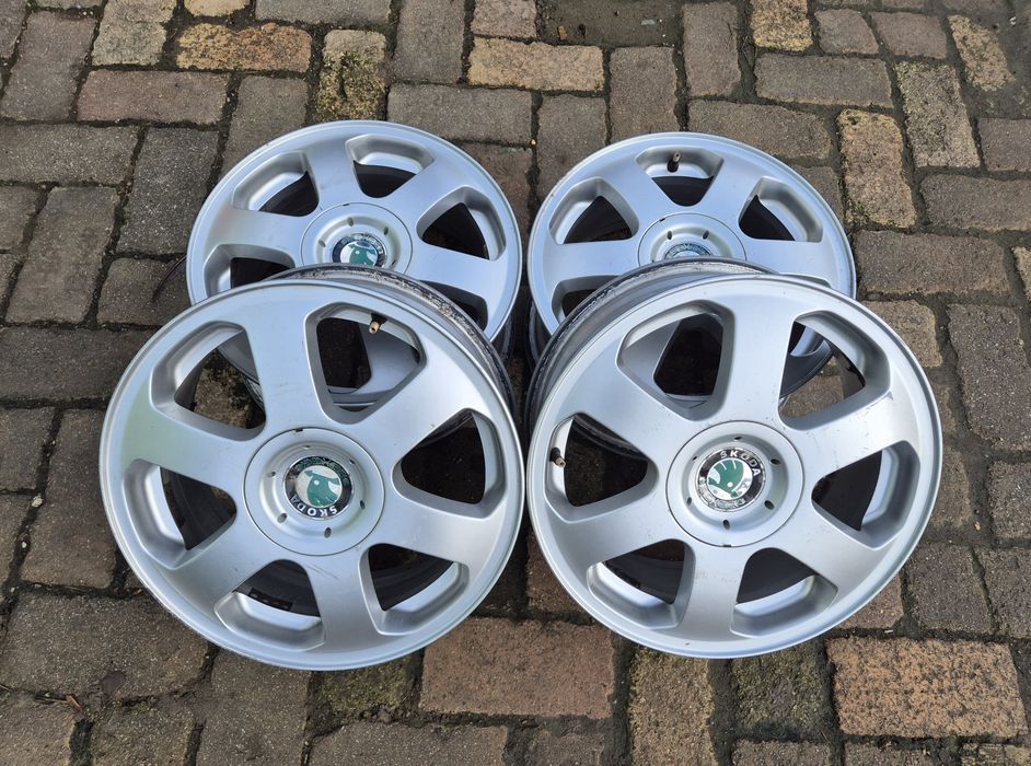 Set 4buc jante aliaj originale Skoda R15 seria 6.5Jx15H2 ET 43 - 5x100