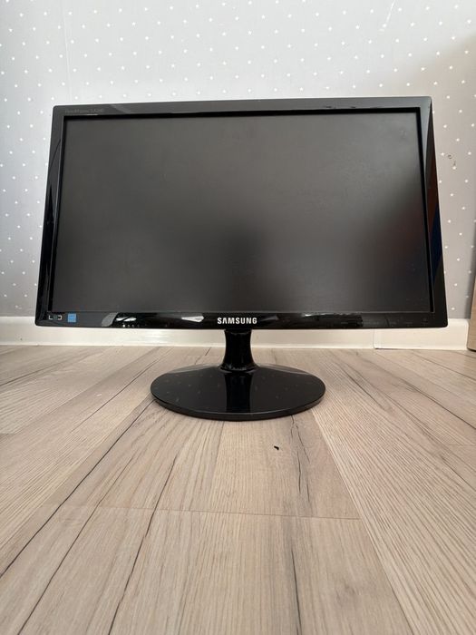 Монитор:Samsung S20A300B