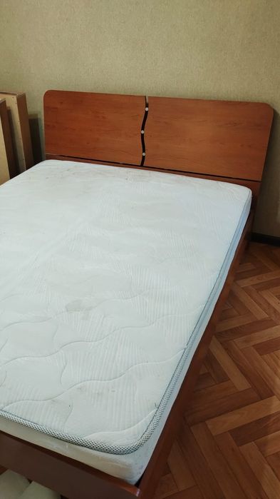 Продам мебель кровать срочно
