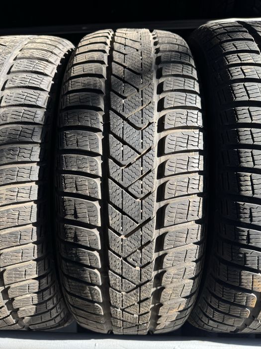 Anvelope 215/60/16 Pirelli