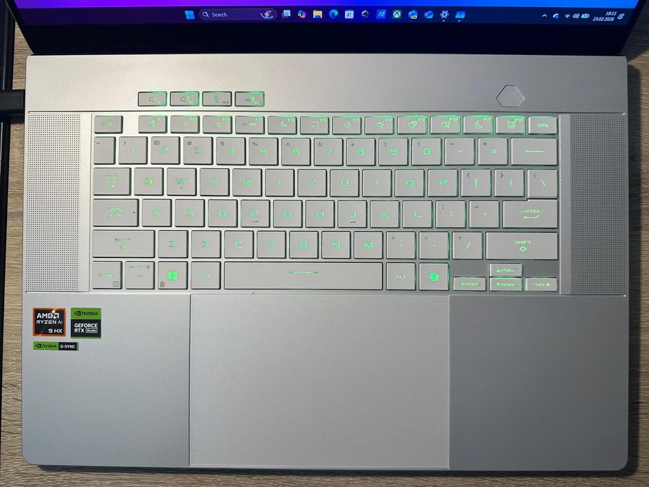 asus rog  ZEPHYRUS G16 OLED