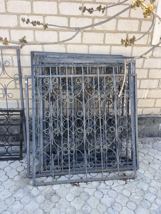 Решетки на окна.