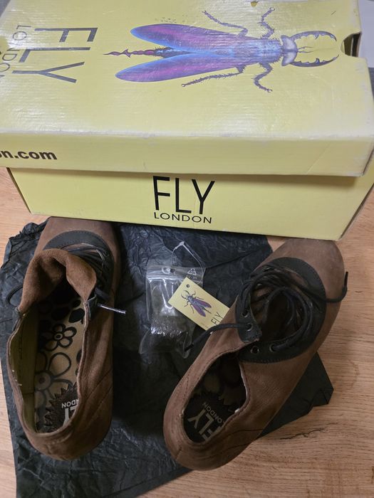Обувки Fly London