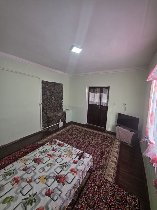 Кибрай тумани Бурота махалласида 8 сотих  4 хонали уй сотилади.